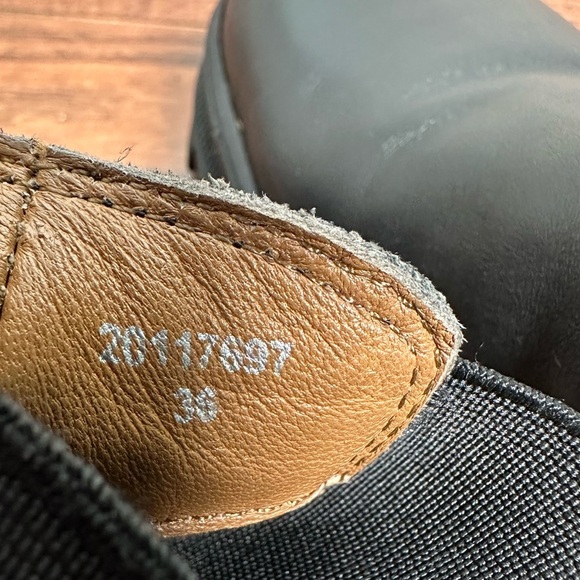 ICHI Women’s Jemma Leather Chelsea Ankle Boot - Picture 9 of 12